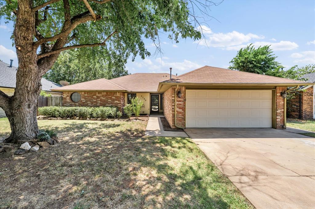 Investor special! This 3-bedroom, 2-bath fixer-upper is ready for your updates and personal touch. Located within the sought-after Edmond School District, this property offers excellent potential for renovation or rental income. Selling as is — a solid opportunity to create value in a great location.
