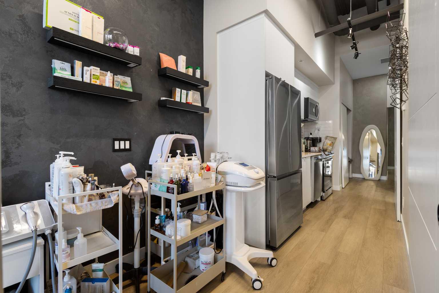 4539 Bowness Road NW