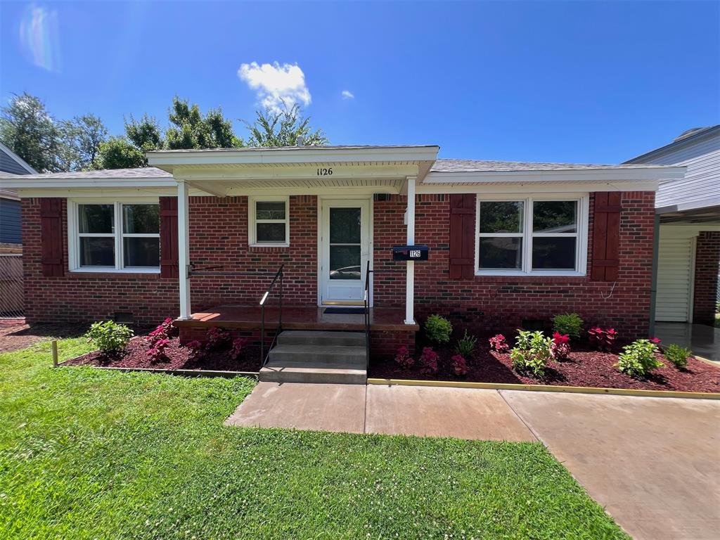 Newly remodeled home walking distance from OU Campus. 4 bed 2 bath great for family or students. New 3 car driveway and sidewalk. Come see it today!

Agent is related to sellers.