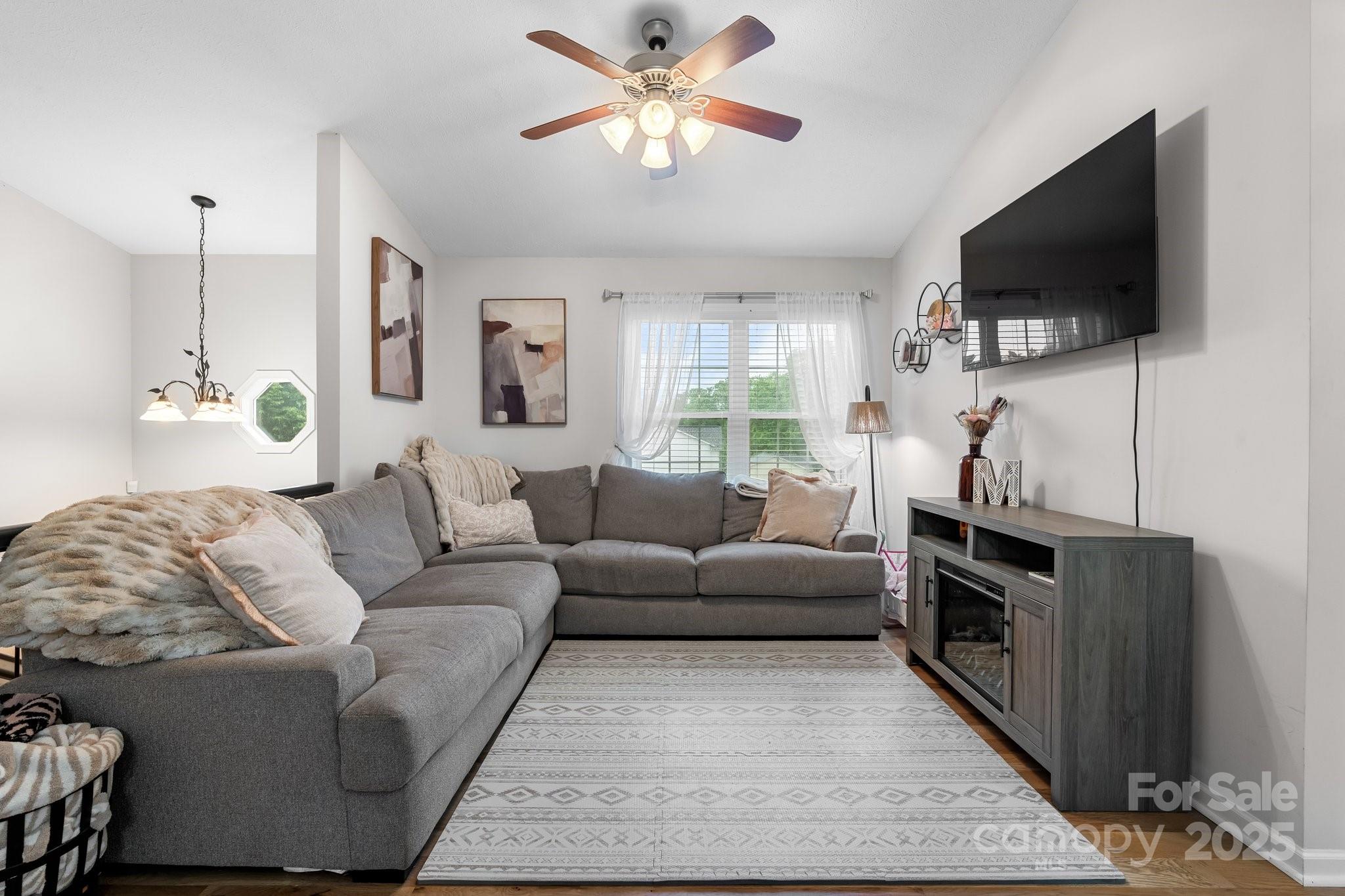 3311 Lilac Lane