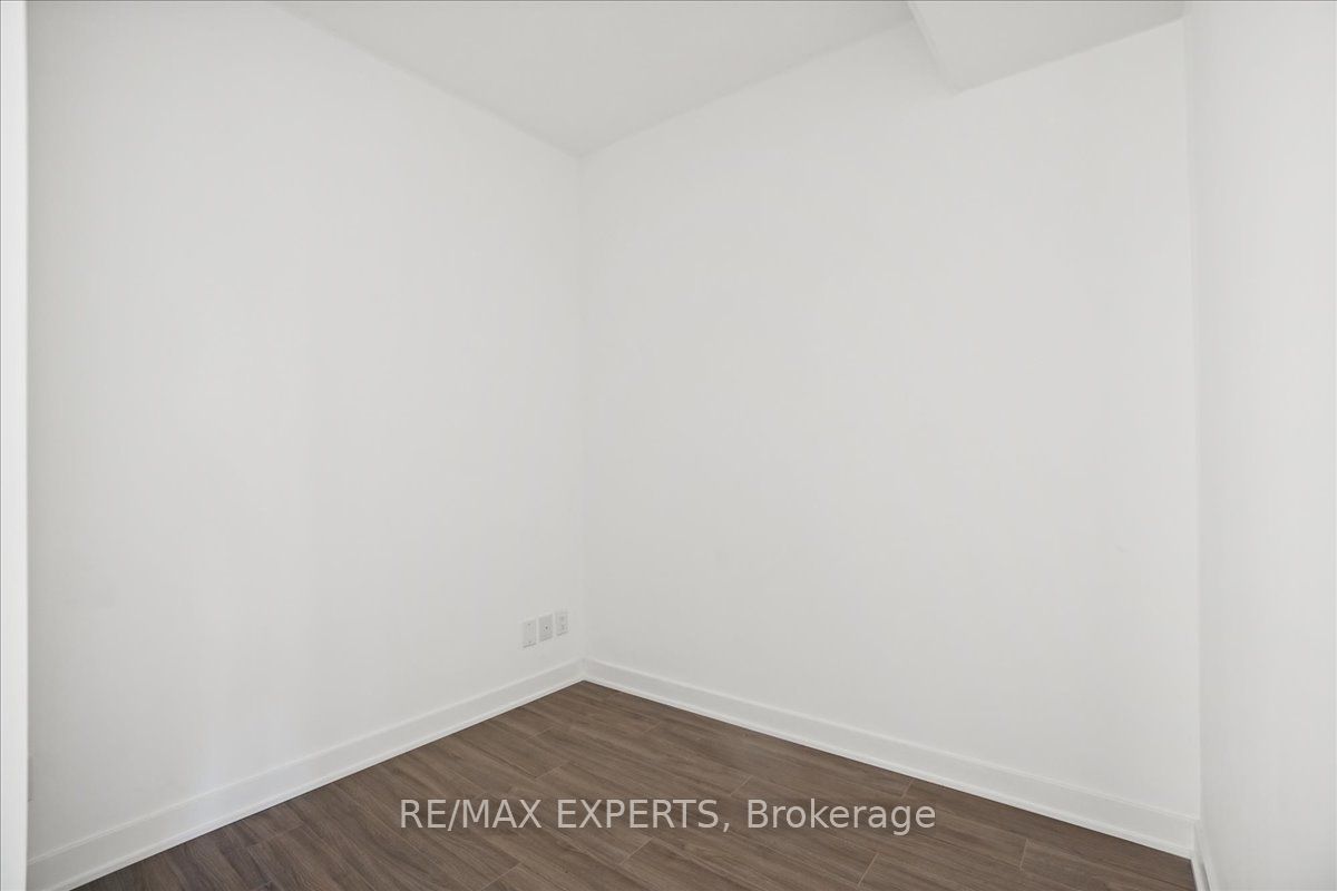 681 Yonge St 209
