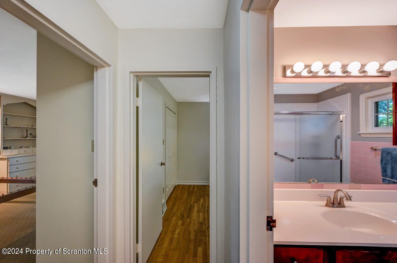 100 Buckhill