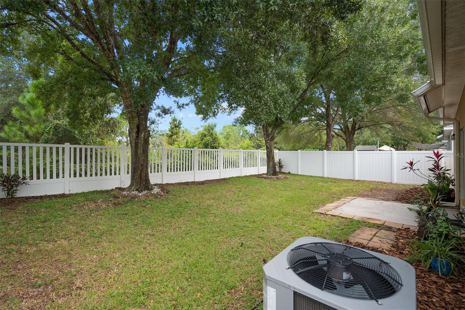 9985 Shadow Creek Dr