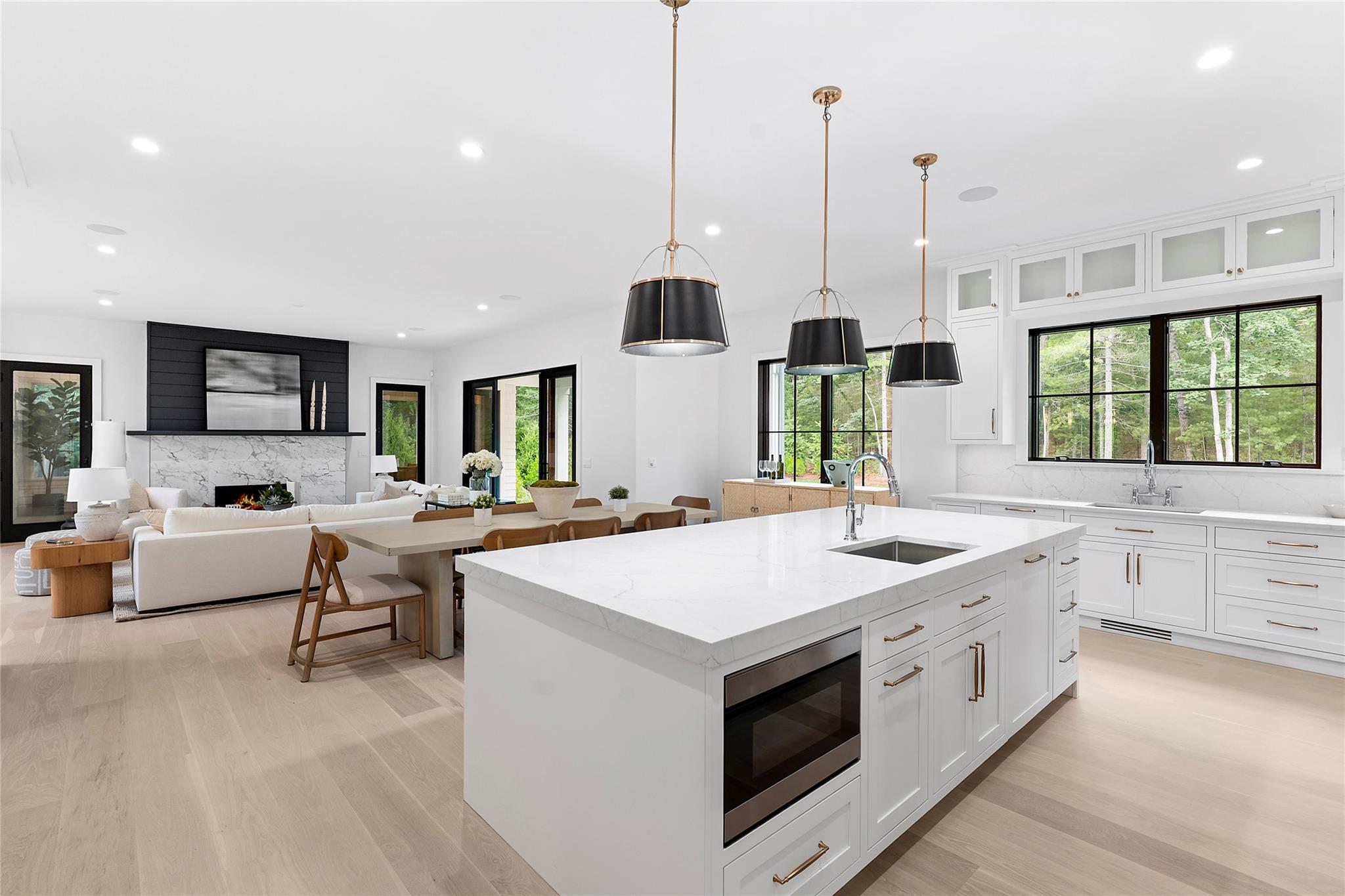12 Rolling Wood Lane