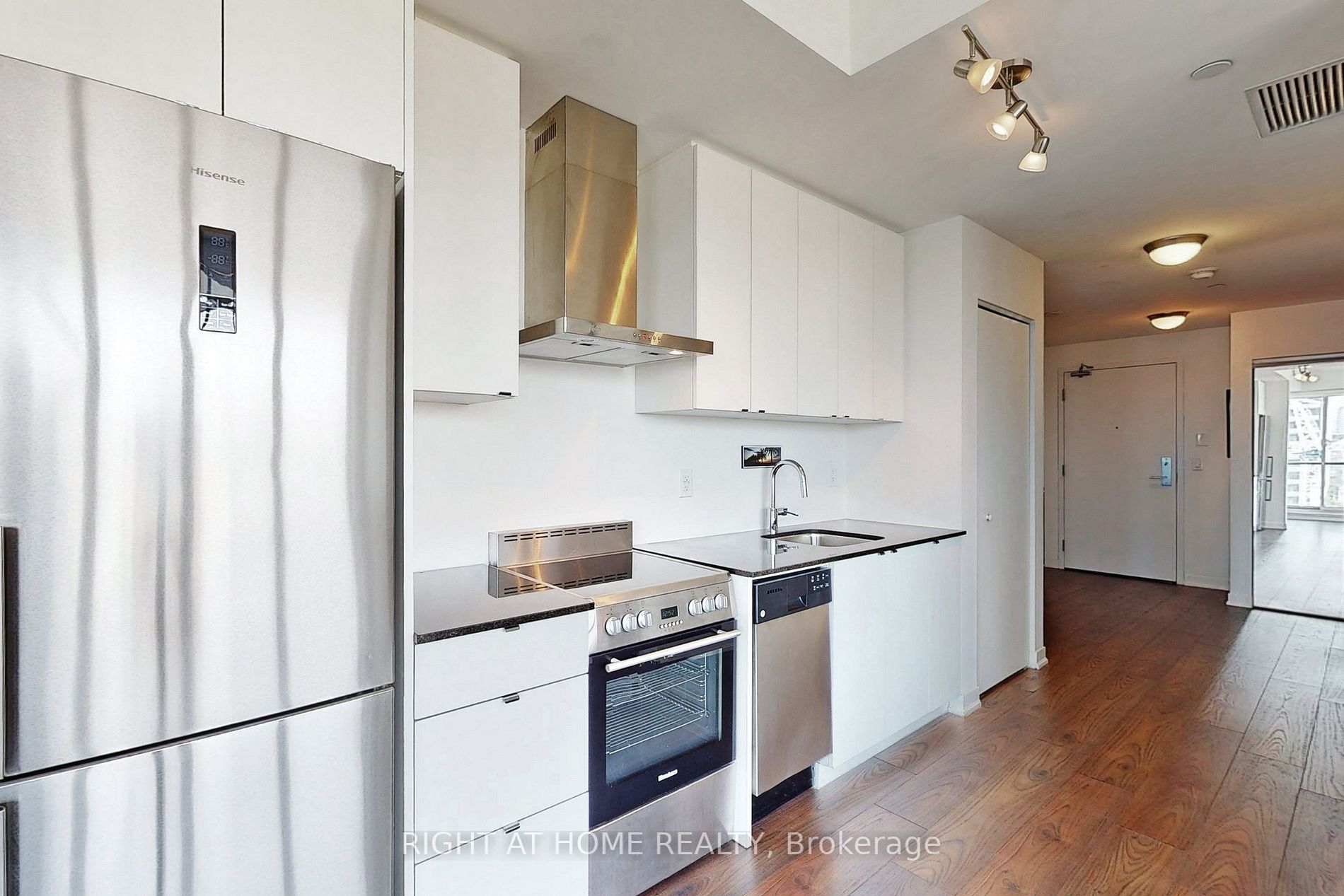 51 East Liberty St 1304