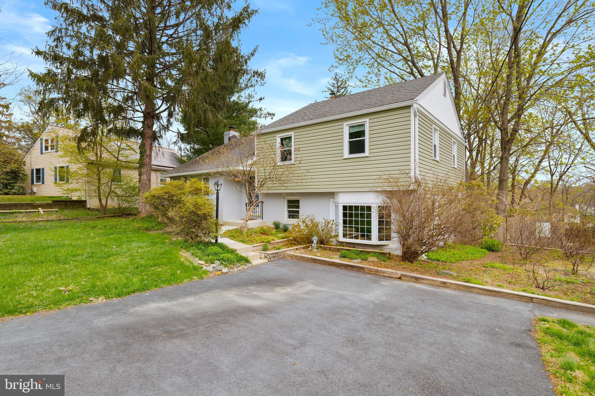 Welcome to 137 Waterloo Avenue, ideally situated in a prime Main Line location. This charming single-family home is ready for its next owners to make it their own.This delightful split-level residence offers 3 bedrooms and 2 full bathrooms, with endless potential throughout. Upon entry, you’re welcomed into a bright and open living and dining area, perfect for everyday living and entertaining. The kitchen features a convenient peninsula for casual dining and flows seamlessly into the dining space.Just beyond, step out onto a lovely deck overlooking an expansive backyard—ideal for relaxing or hosting during the warmer months.Upstairs, you’ll find three generously sized bedrooms, each with brand-new carpeting, along with a beautifully updated full hall bathroom. The upper level offers a versatile loft space that can serve as a fourth bedroom, home office, or bonus area, along with additional attic storage.The lower level provides a spacious family room filled with natural light, an updated full bathroom, and a convenient mudroom. The walkout basement offers abundant storage and the opportunity to create an additional patio or outdoor living space.Recent upgrades include new siding and gutters, freshly paved driveway, exterior painting and stucco work, and new carpeting & newer windows in the bedrooms.This home is situated in the prestigious Tredyffrin-Easttown school district, with Conestoga High School just a short walk away. Don’t miss this opportunity—homes like this in such a desirable location won’t last long! For open house parking