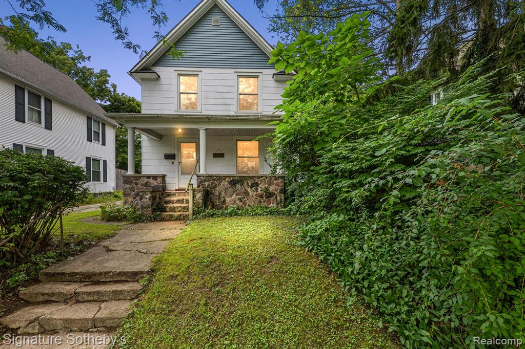 Charming, vintage home located in the heart of prestigious Burns Park.  Four large bedrooms and two full baths and an open floor plan providing plenty of natural light.  Spacious backyard with plenty of parking.  This home is located just mere steps from Downtown Ann Arbor, University of Michigan Campus, the Big House and all that this vibrant, growing city has to offer.  A home in this location won’t last!