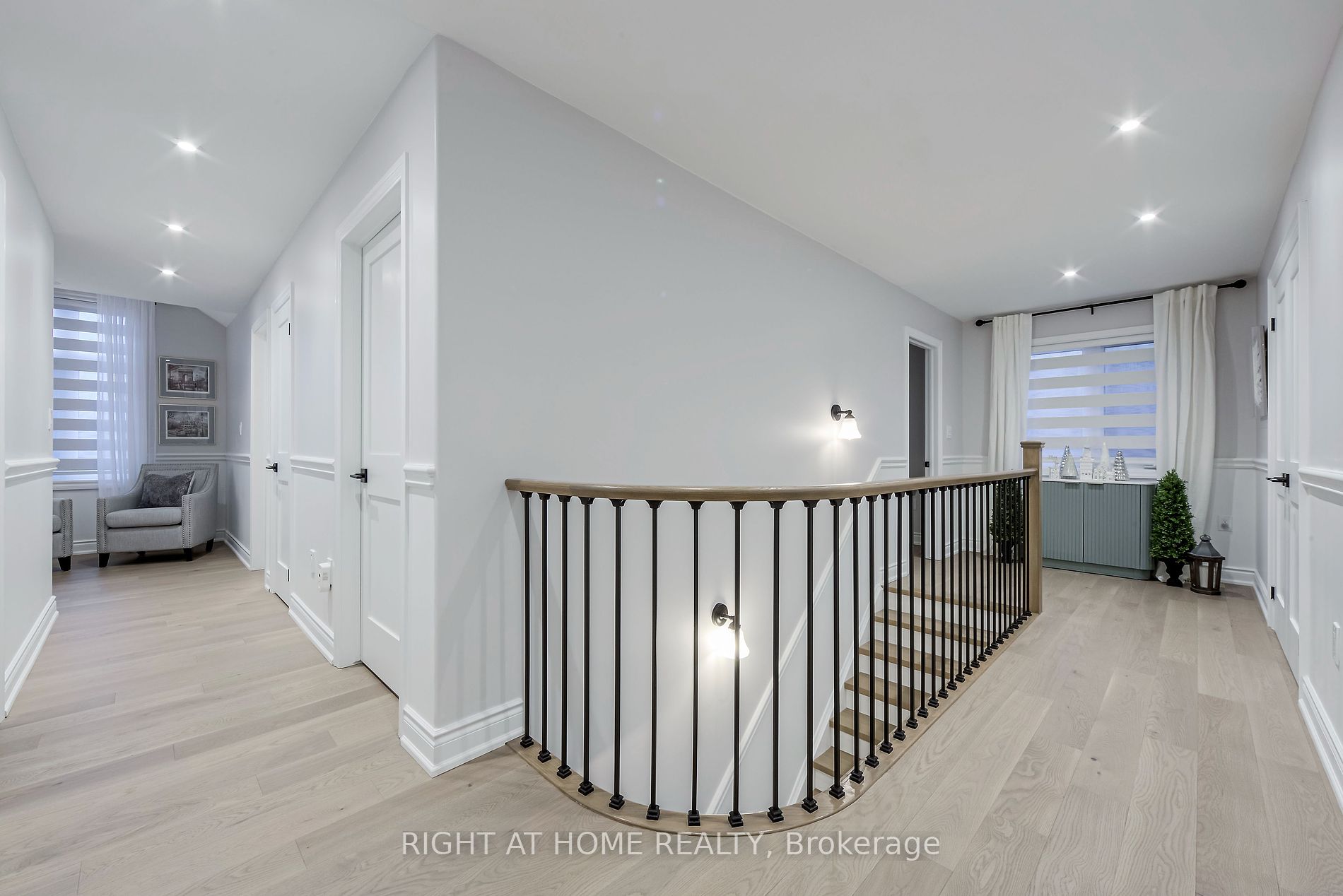 10 Little Rouge Circ