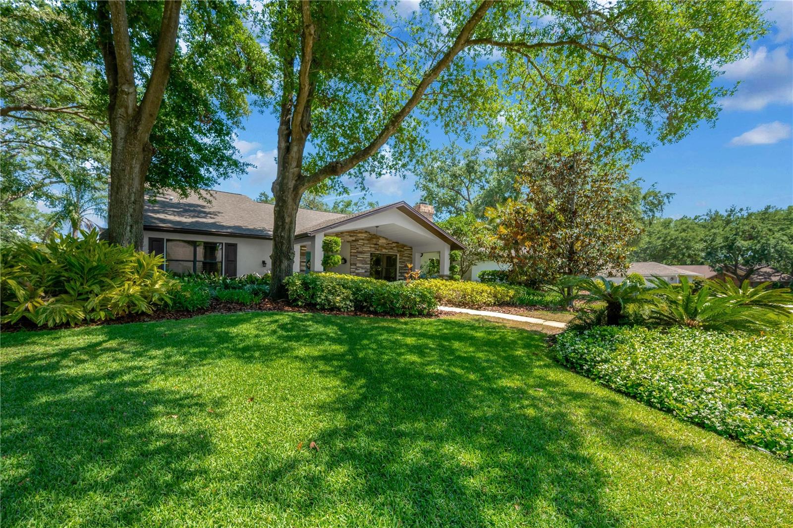1007 Morfield Lane
