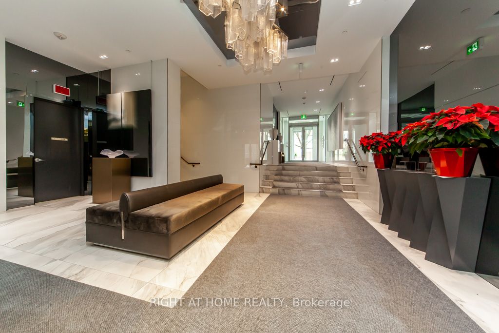 6 Parkwood Ave 317