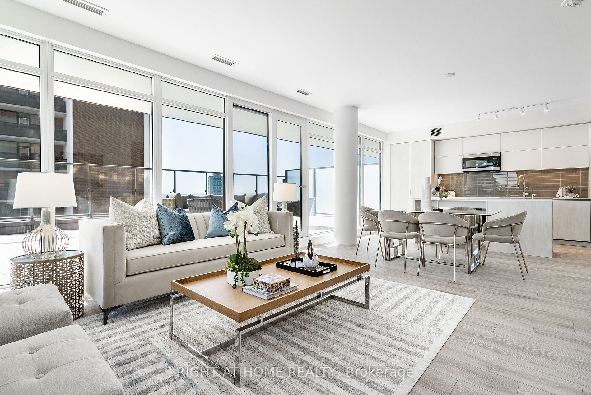 21 E Park St 802