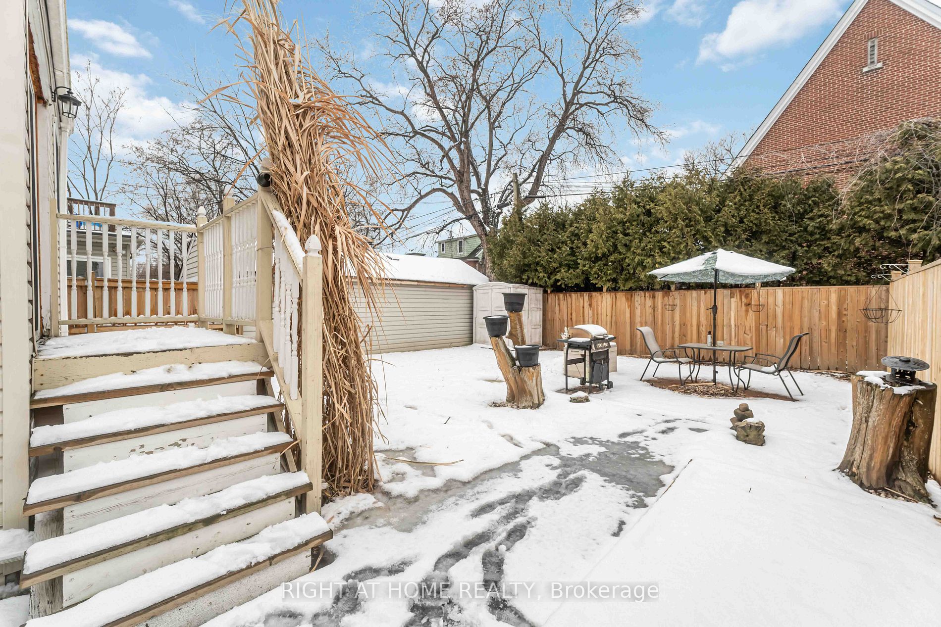 14 S Huxley Ave