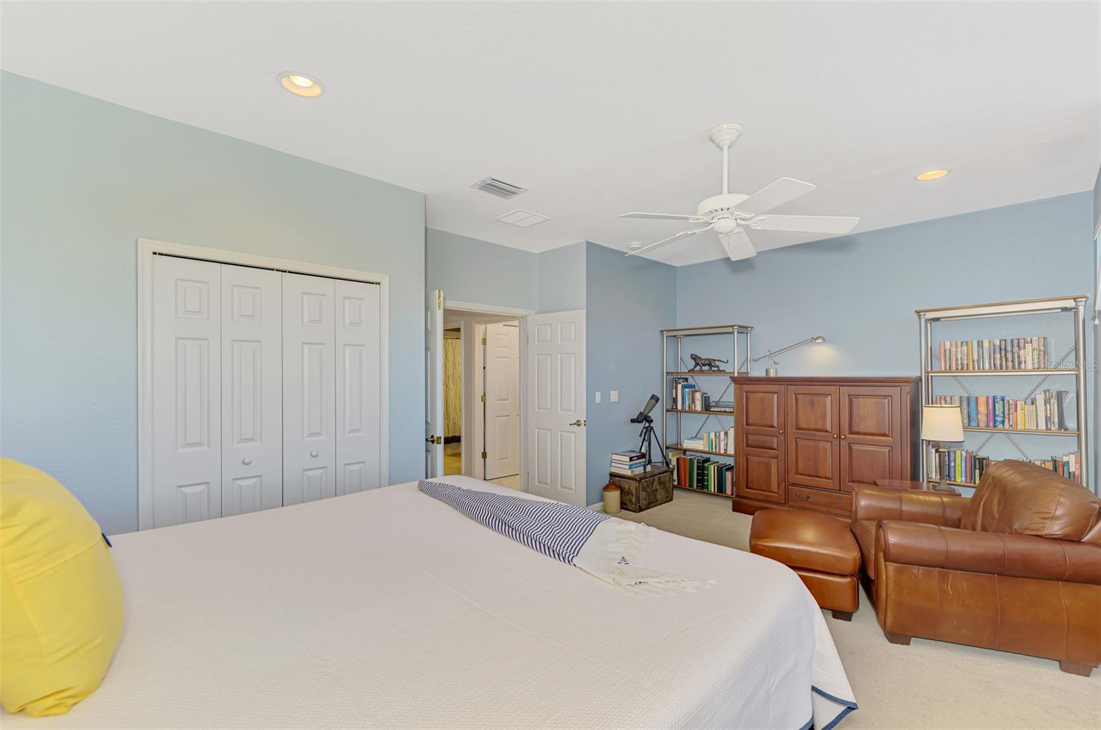 4628 Club Drive H201