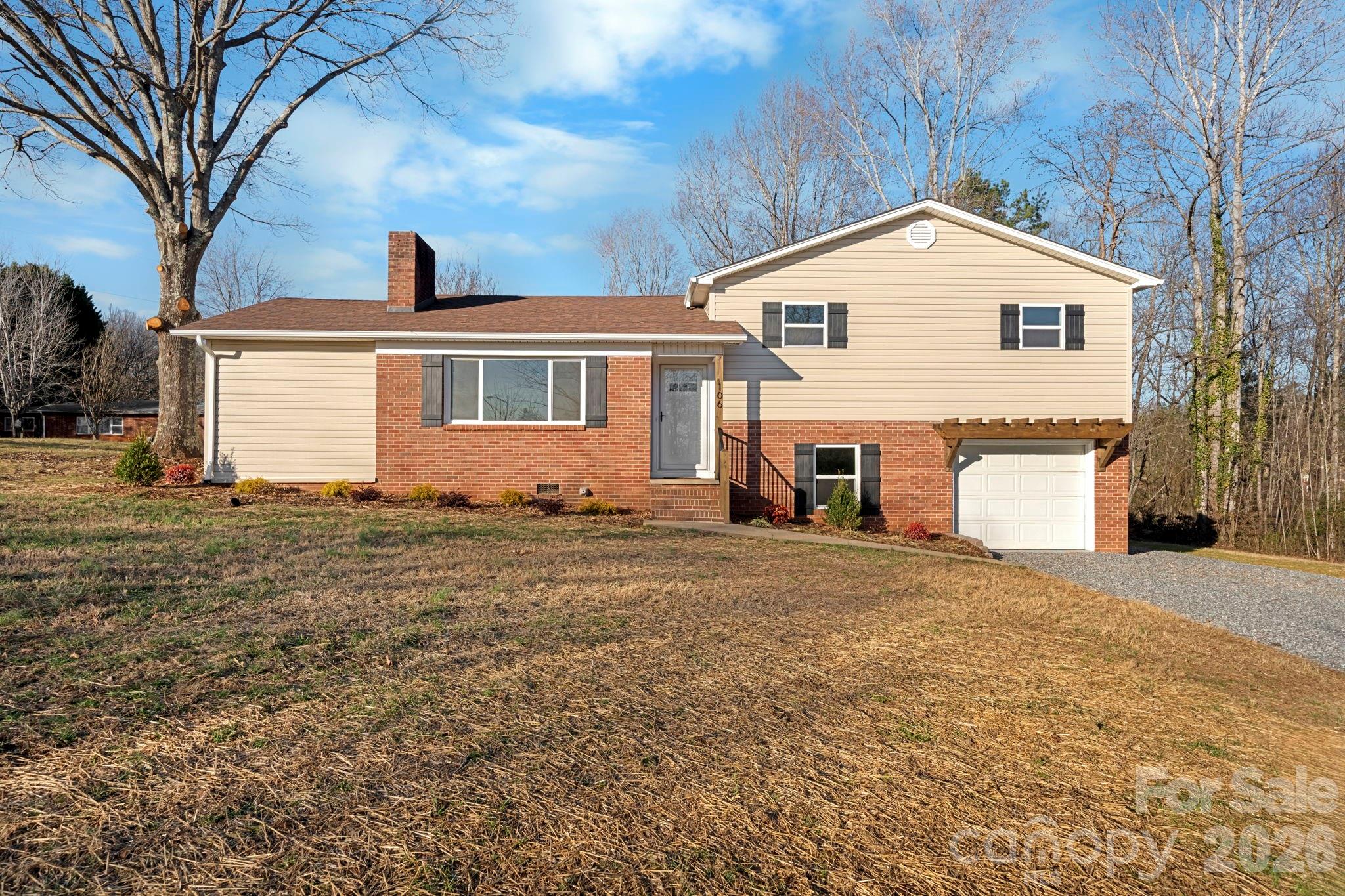 106 Royalwood Drive
