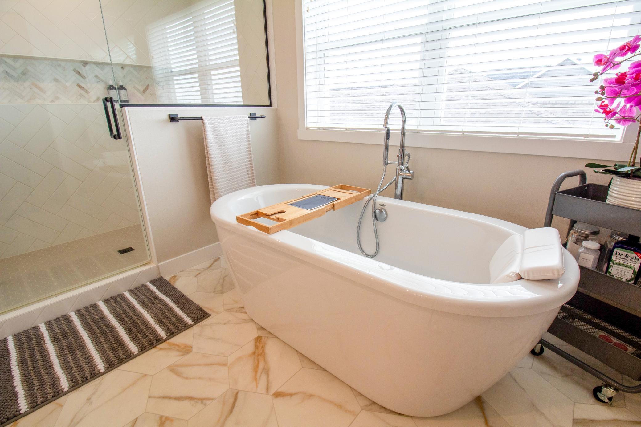 8825 Meadowlark Parkway