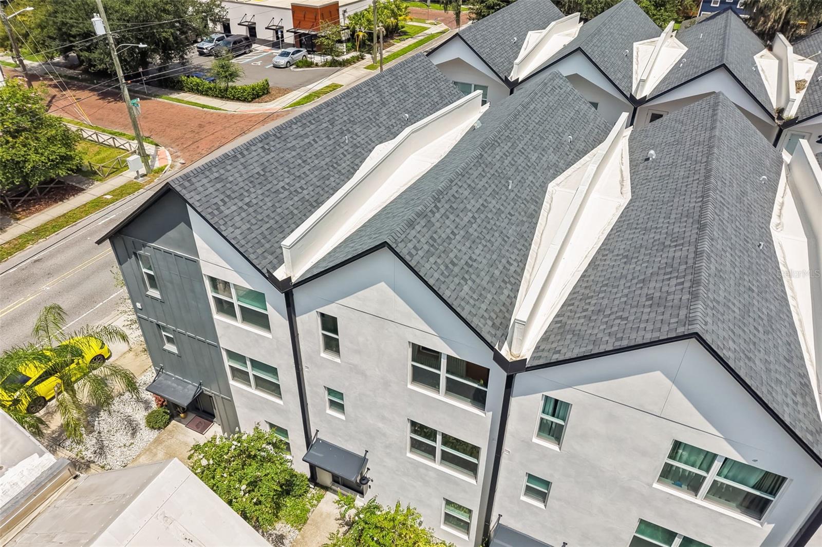 1606 Park Lake Street 9
