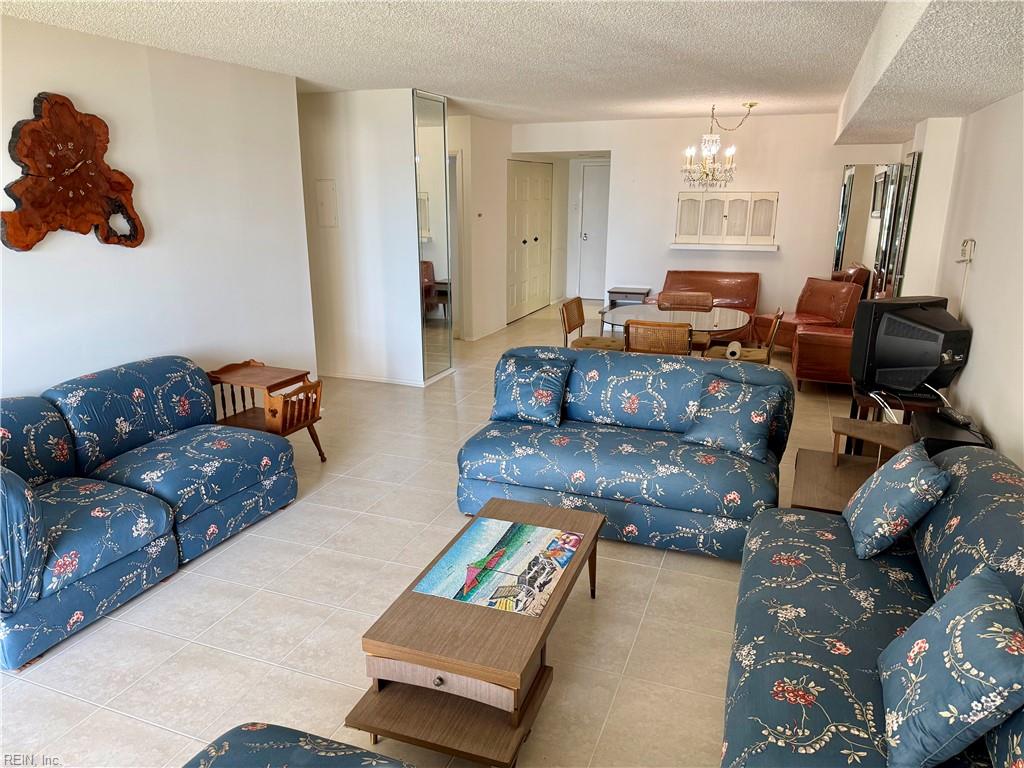 2830 Shore Drive 606
