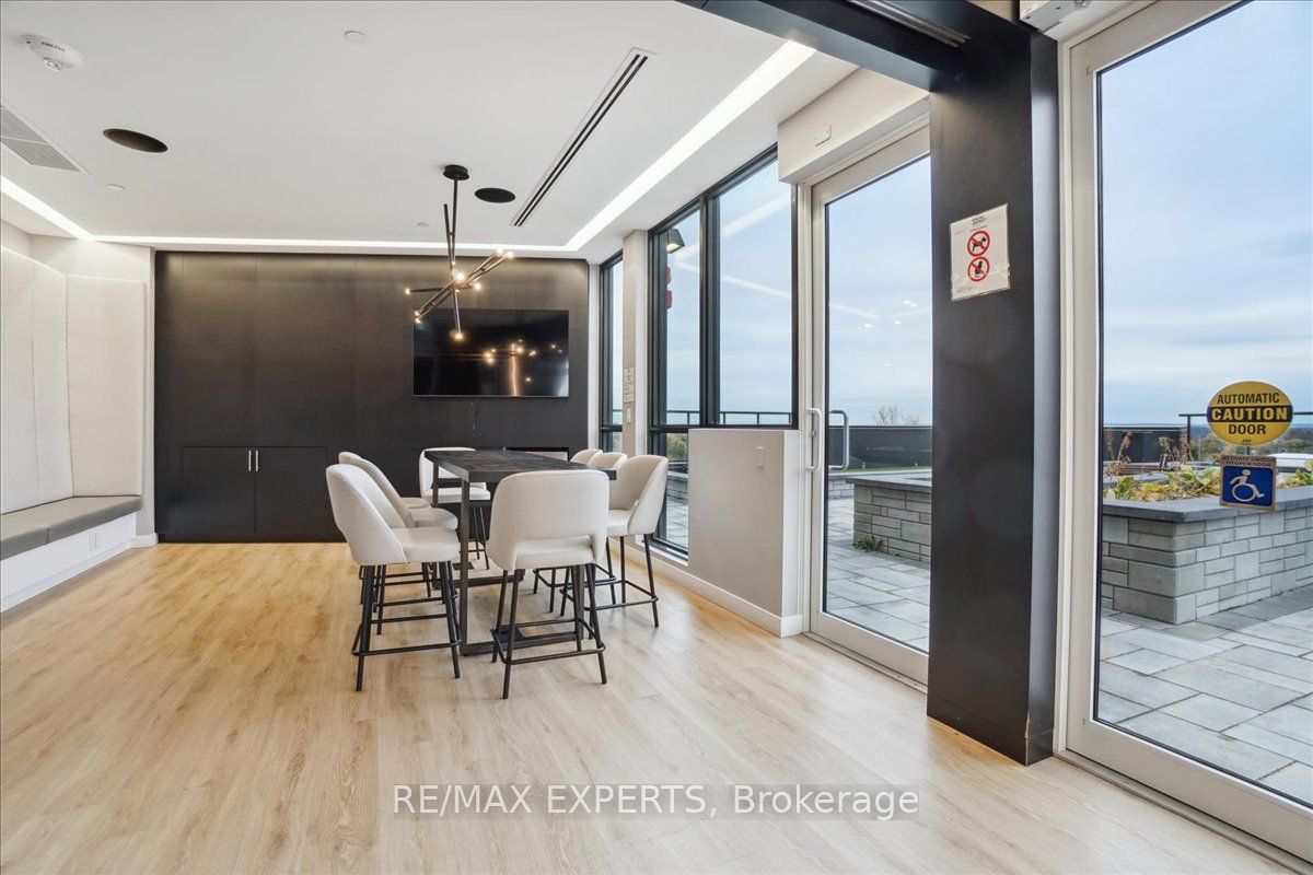 681 Yonge St 209