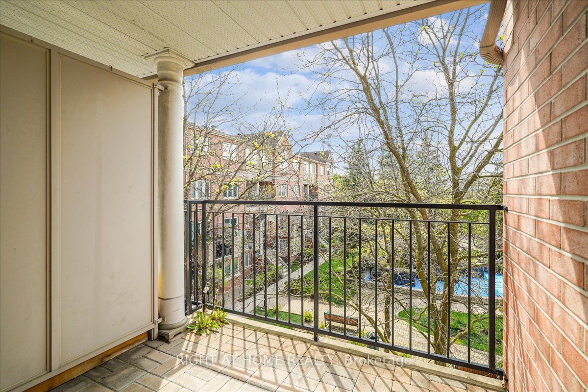 1881 Mcnicoll Ave 558