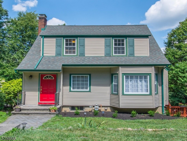97 Chestnut Ter, Rockaway Boro, NJ