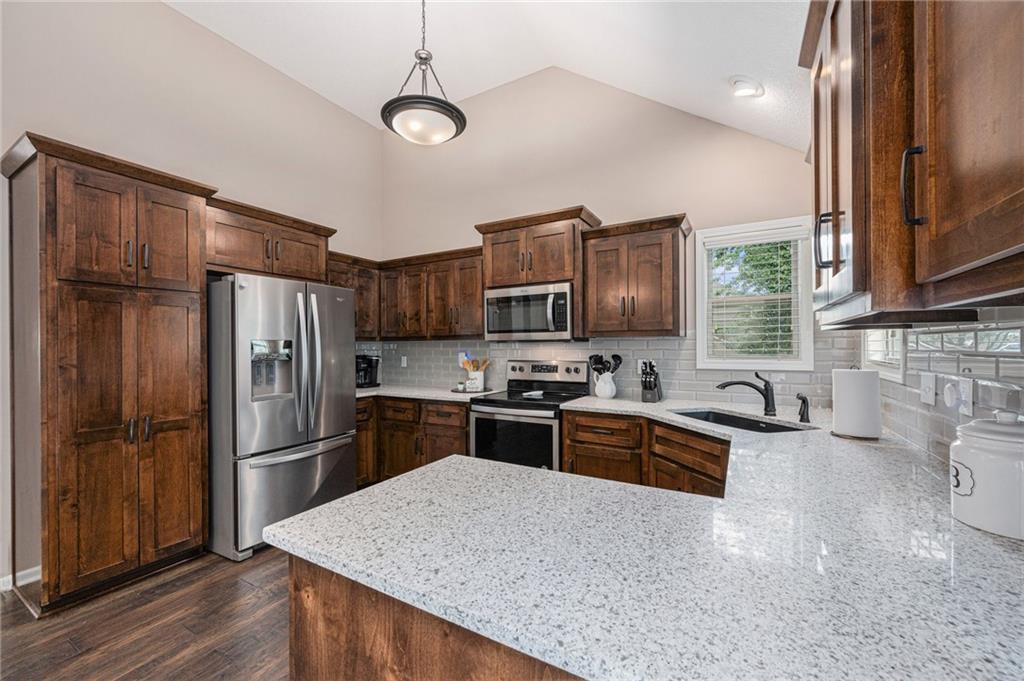 3608 NE 85th Terrace