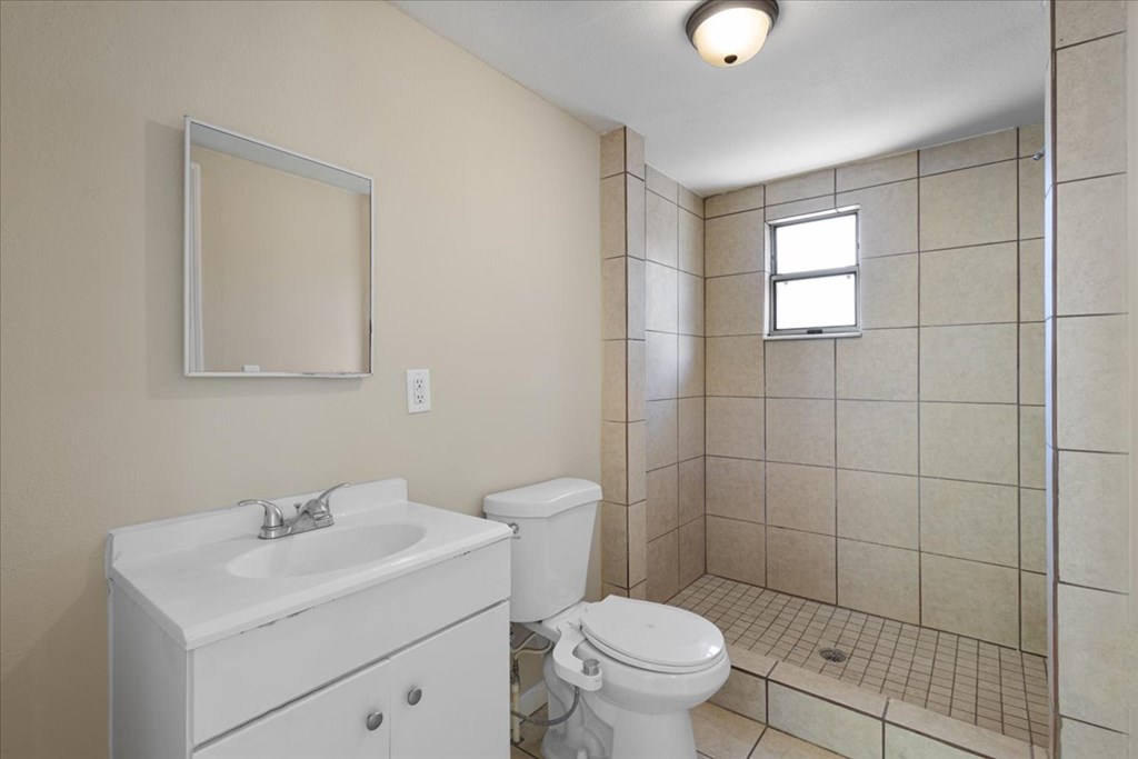 102 NE 138th St