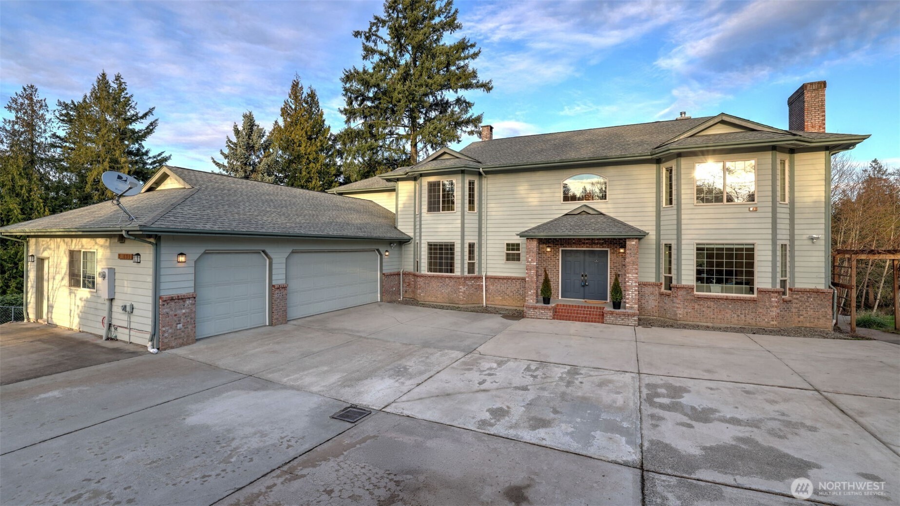 18432 W Lake Desire Drive SE