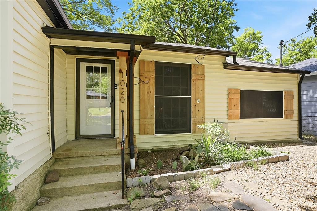 1020 W Brockett Street