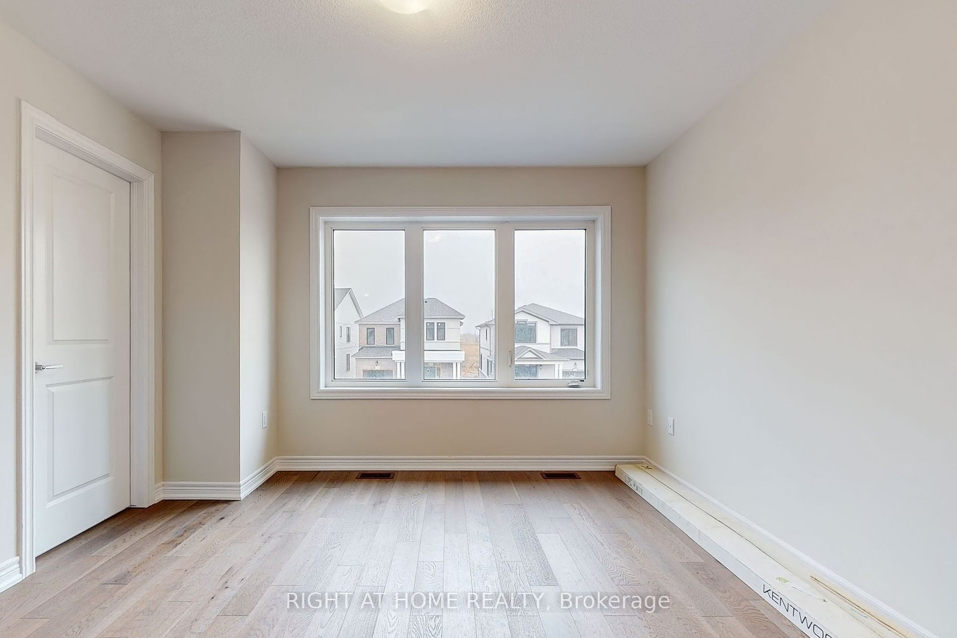 91 Starfire Cres