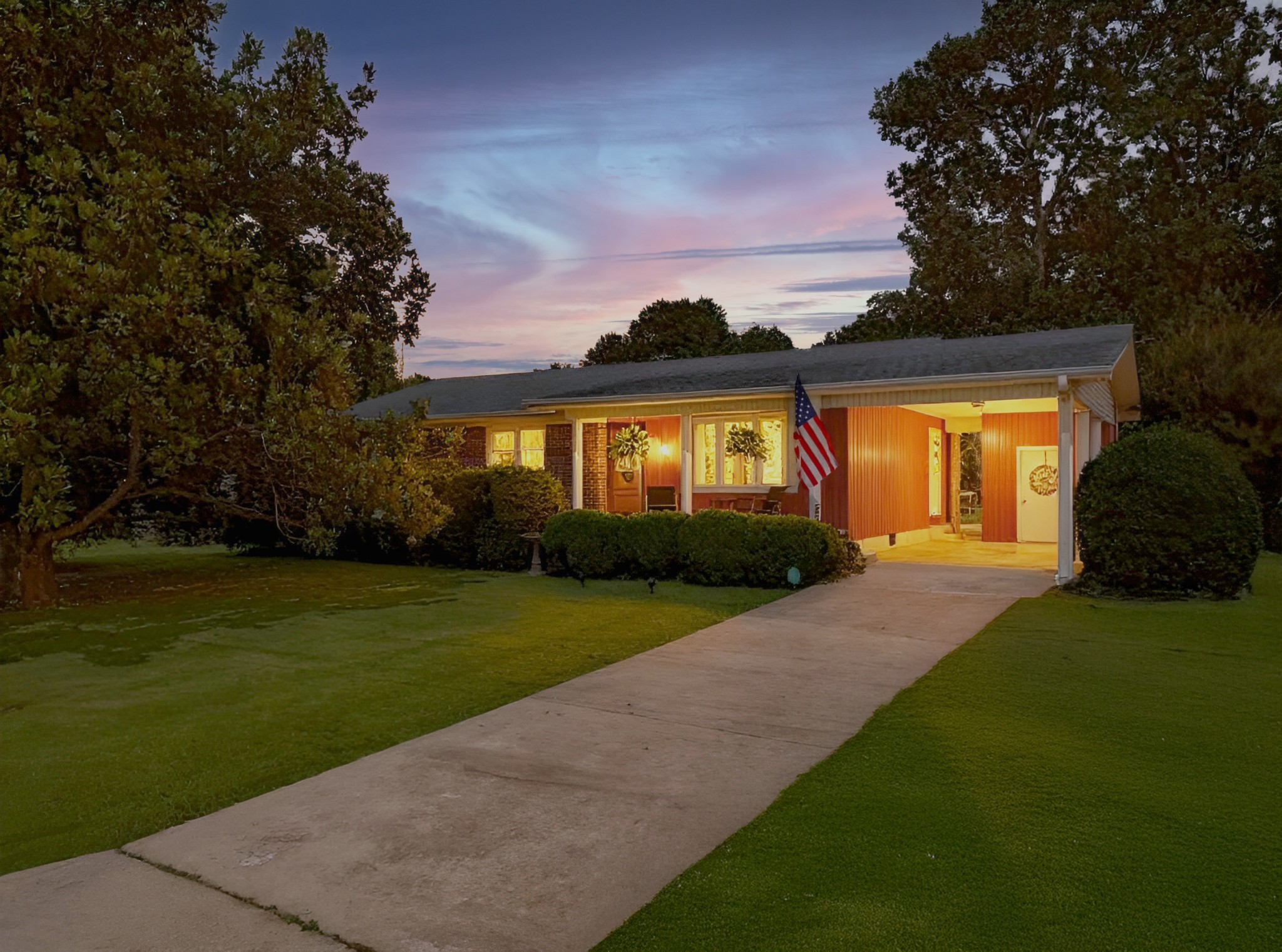 917 2nd Ave — sold