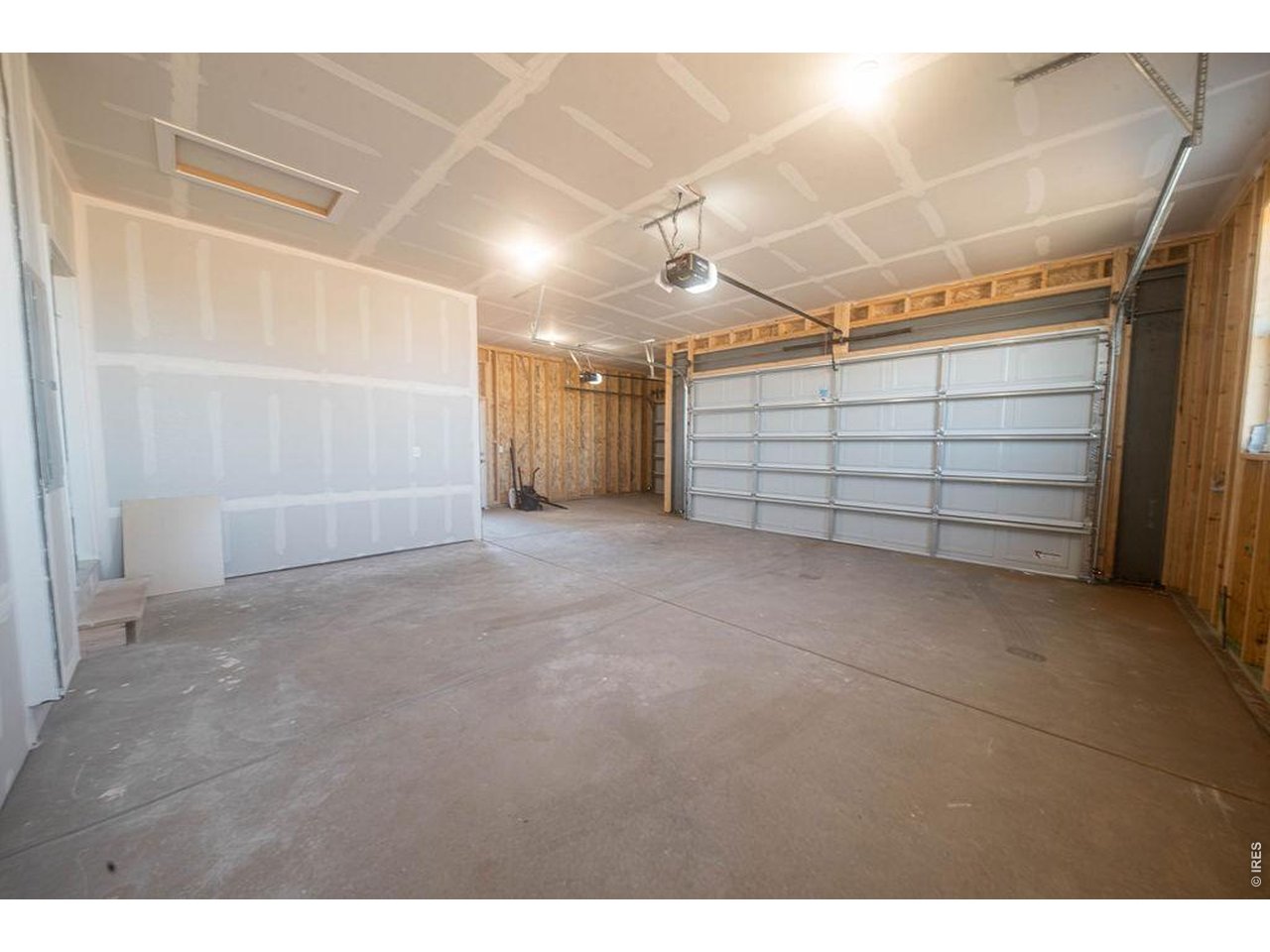 16505 Fairbanks Ct N