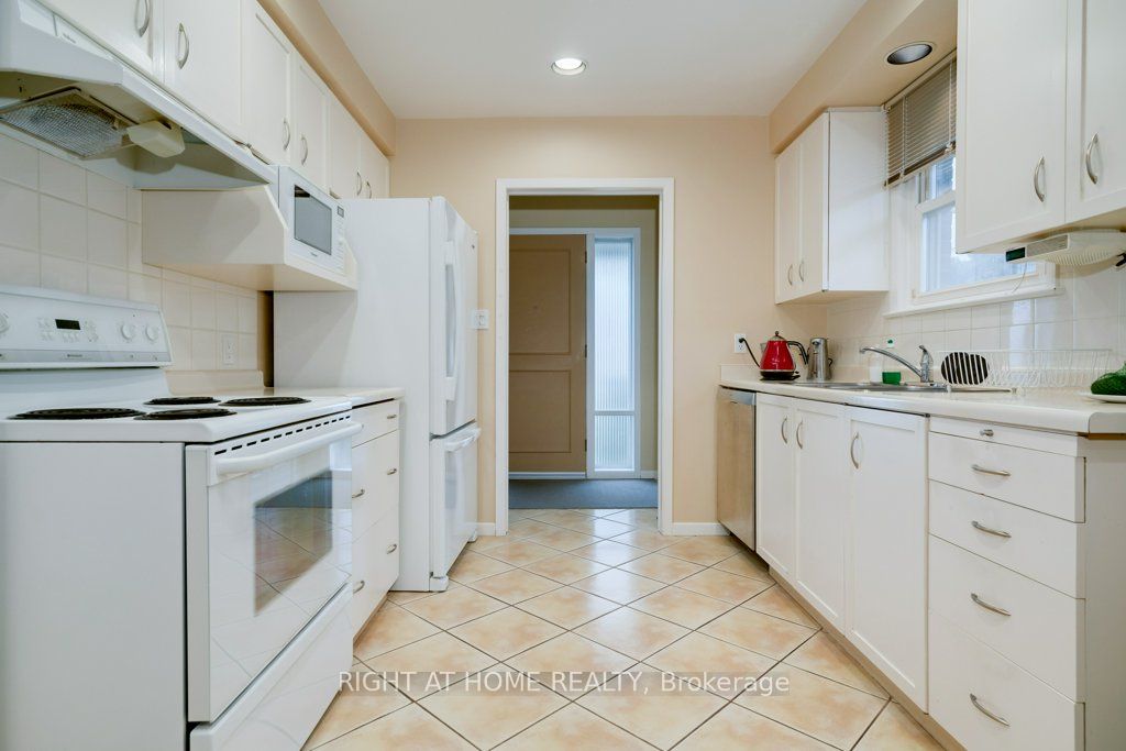 7 Sandbourne Cres