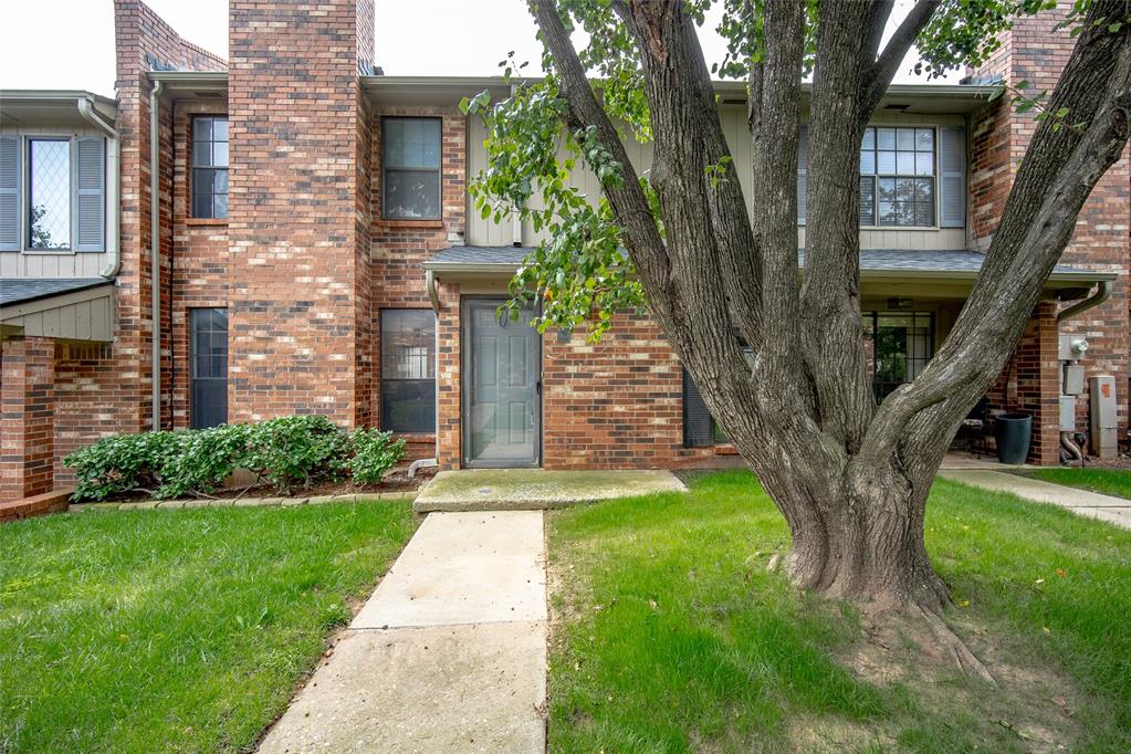 Charming 1 bedroom condo nestled in the heart of OKC! Extremely convenient location with easy access to Lake Hefner, city parks, shopping, dining and highway 77/Lake Hefner Parkway. Monthly HOA includes lawncare, pool, exterior insurance, tennis court, common areas, water, waste disposal and gated entrance. The refrigerator and washer/dryer will remain with property with acceptable offer. Buyer to verify all information.