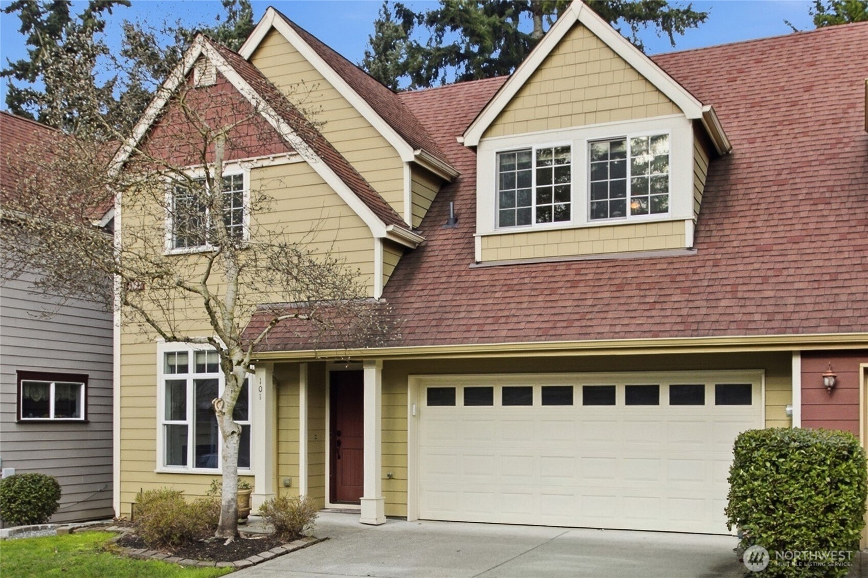 Welcome home to your cozy townhouse in the private gated community of Selbourne Lane in Kent's East Hill. Freshly painted open floor plan with new honey colored LVT flooring throughout the main floor. Modern kitchen with granite counters, new refrigerator & garbage disposal. Stainless steel appliances throughout, lots of cabinet space and a separate walk in pantry. Main level bedroom & full bath which could easily be a second primary. Open floor plan with living & family rooms lead to a private patio with room for grilling and entertaining. AC will keep you cool in the summer! Upstairs the large primary suite features a walk-in closet & a spa-style bath. Versatile bonus room/office loft for a second tv room. Convenient second floor laundry room. Attached 2-car garage and 2 car pad in front. Low-maintenance living, the home is designed for entertaining & enjoyment. Just minutes to shopping, dining, public transit, parks, & quick access to I-5 & Hwy 167 for easy commuting.