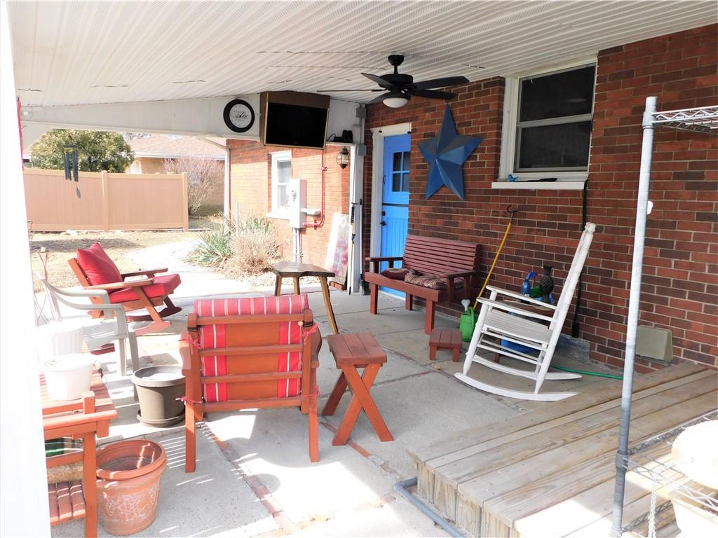 103 W Poplar Drive