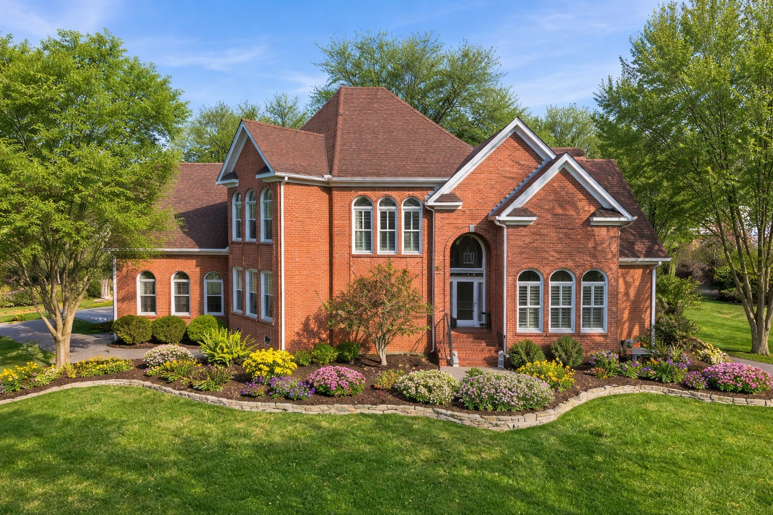 9411 Highwood Hill Rd — sold