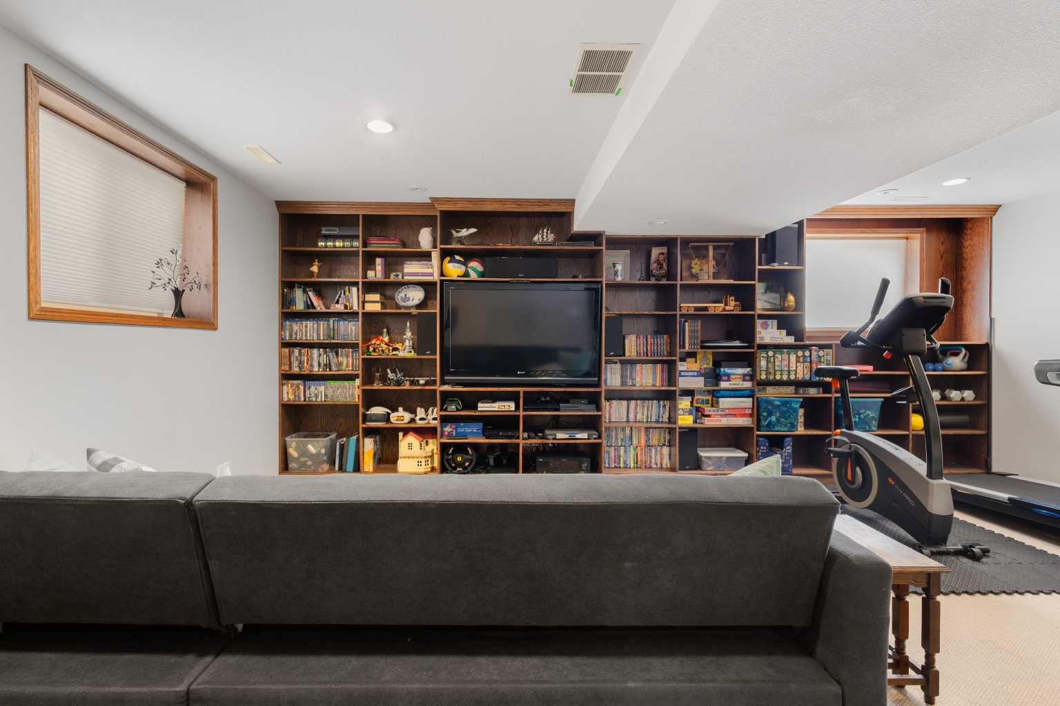 15 Skara Brae Close