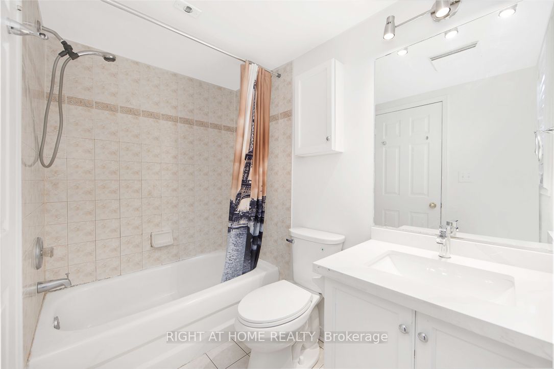 19 Rosebank Dr 302