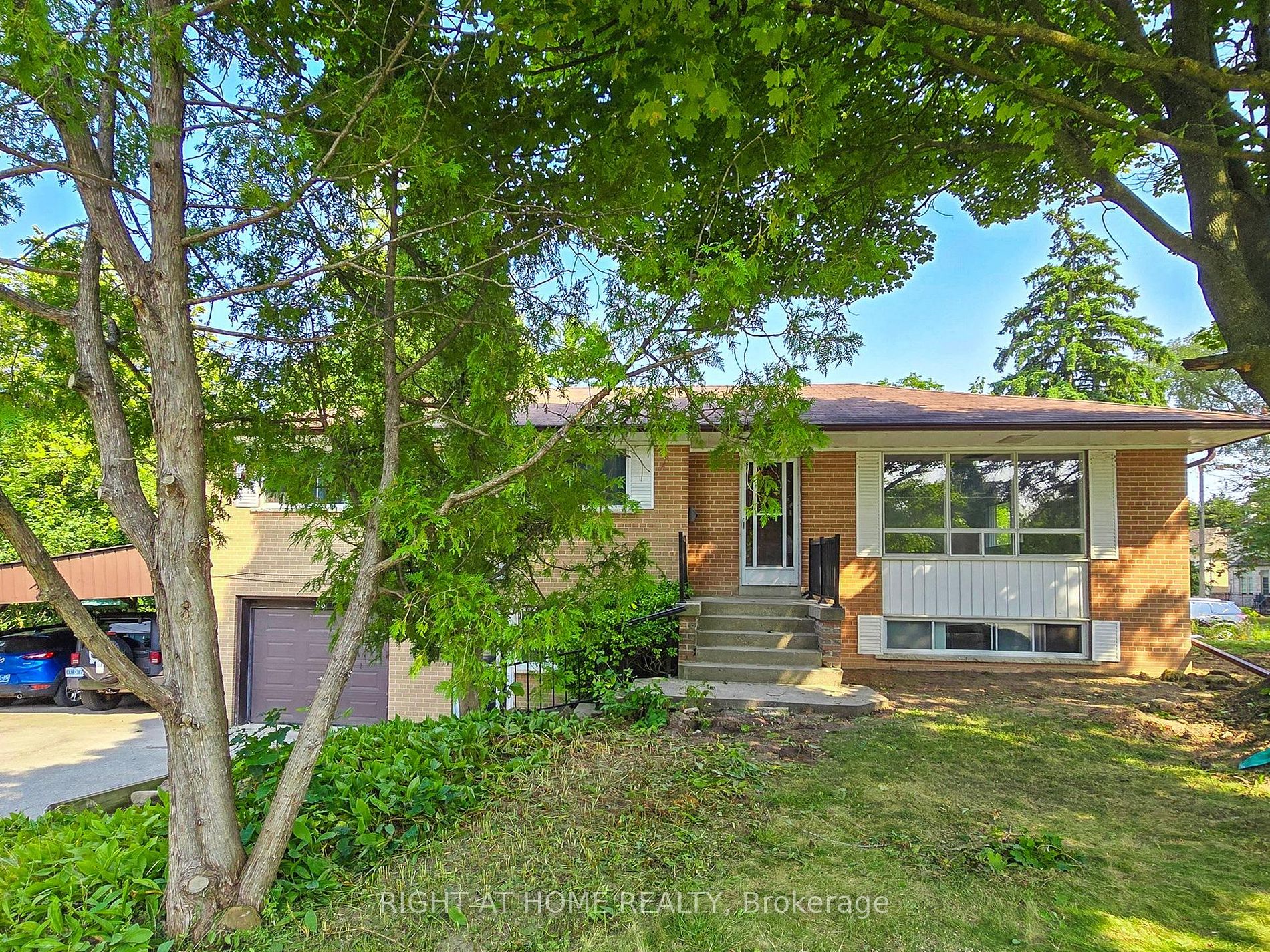 96 Grandview Ave Main Fl