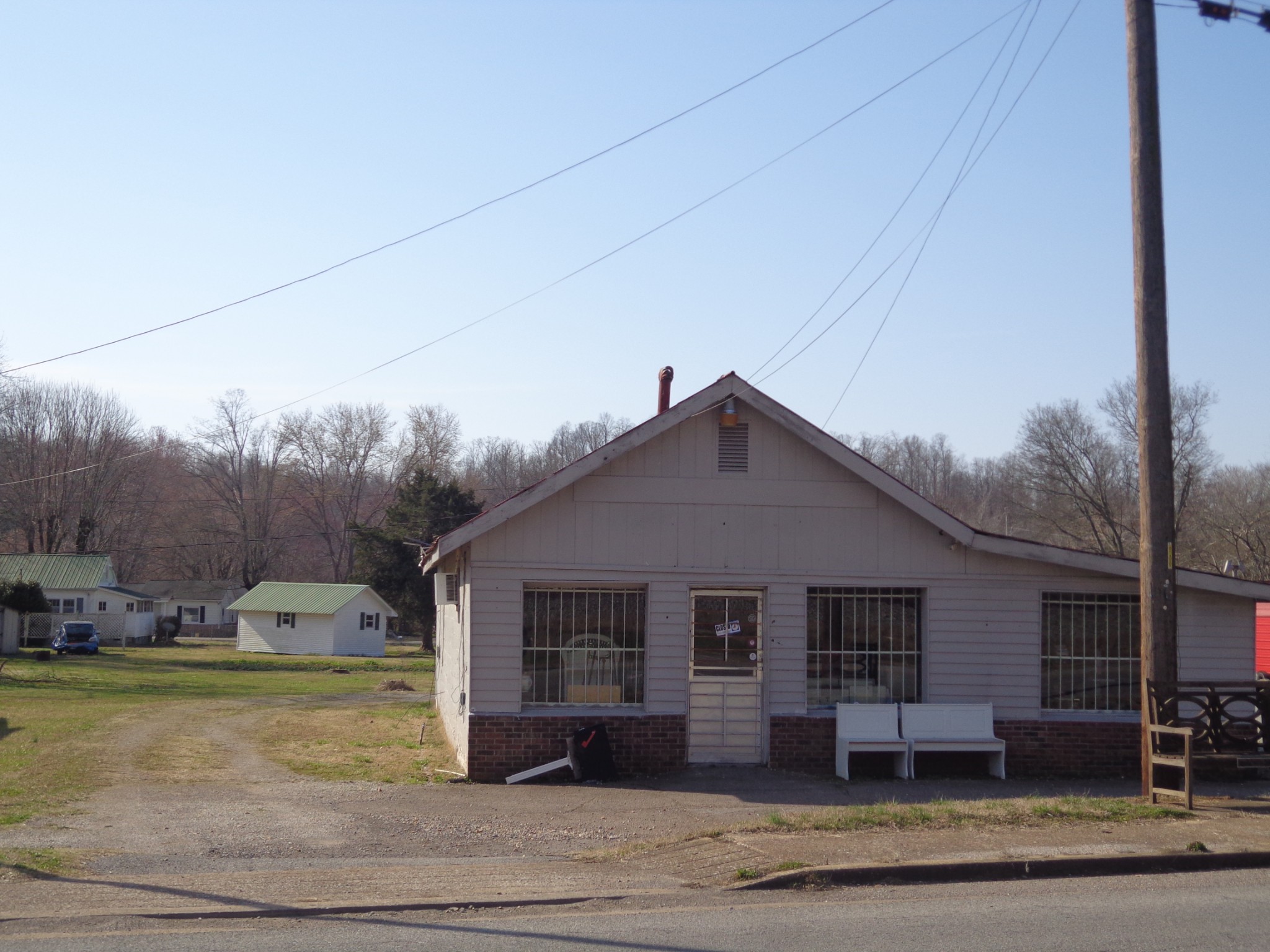 918 E Main St
