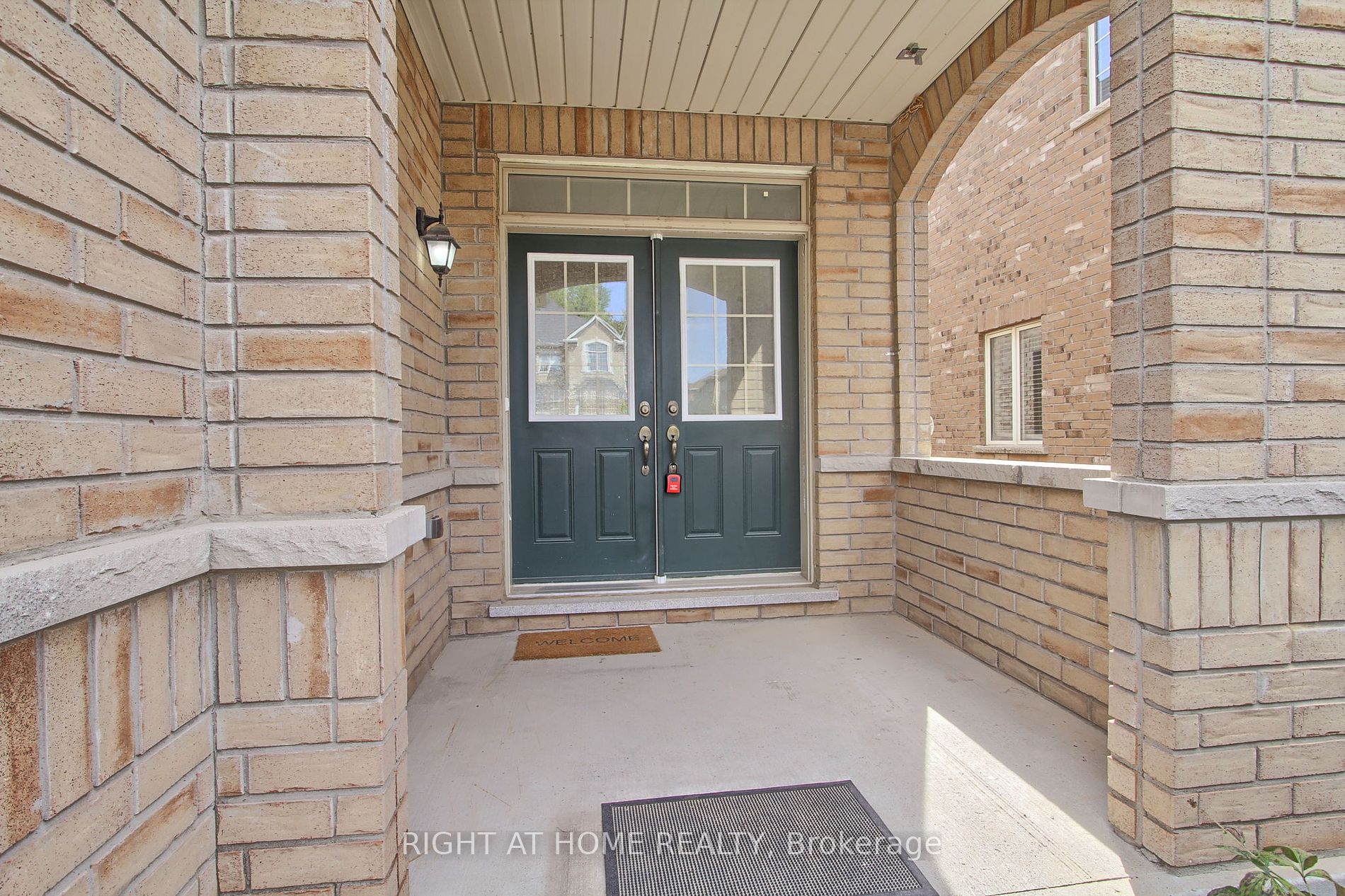 63 Paper Mills Cres