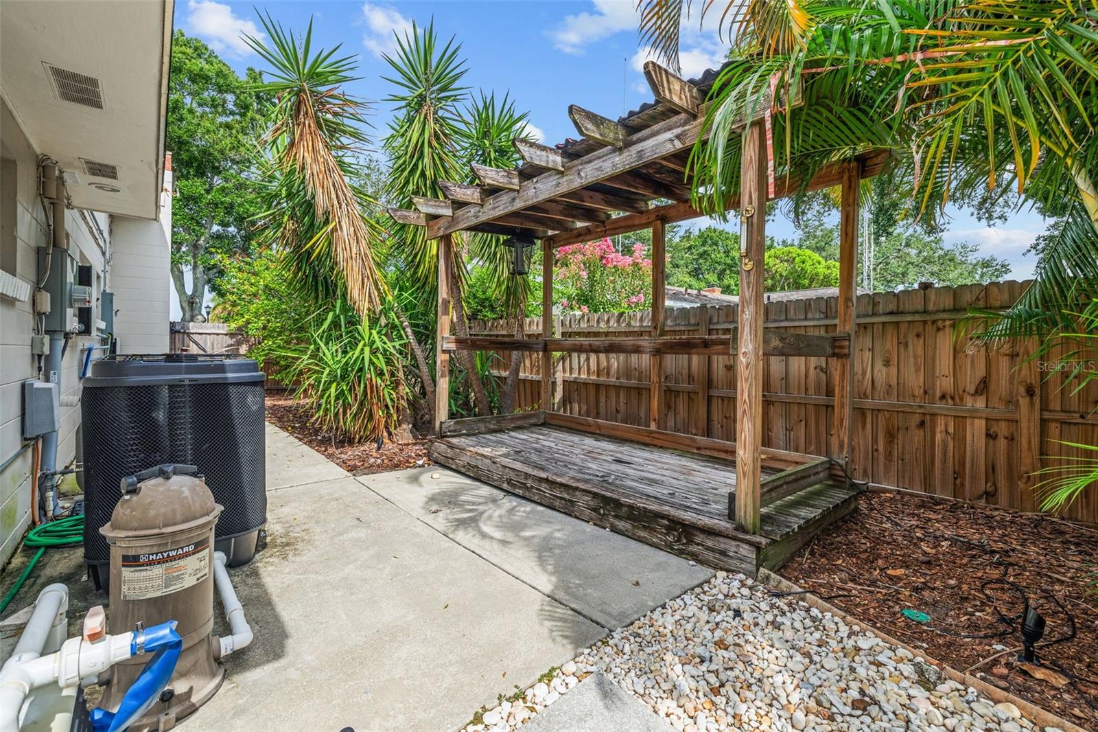 3913 W Eden Roc Circle