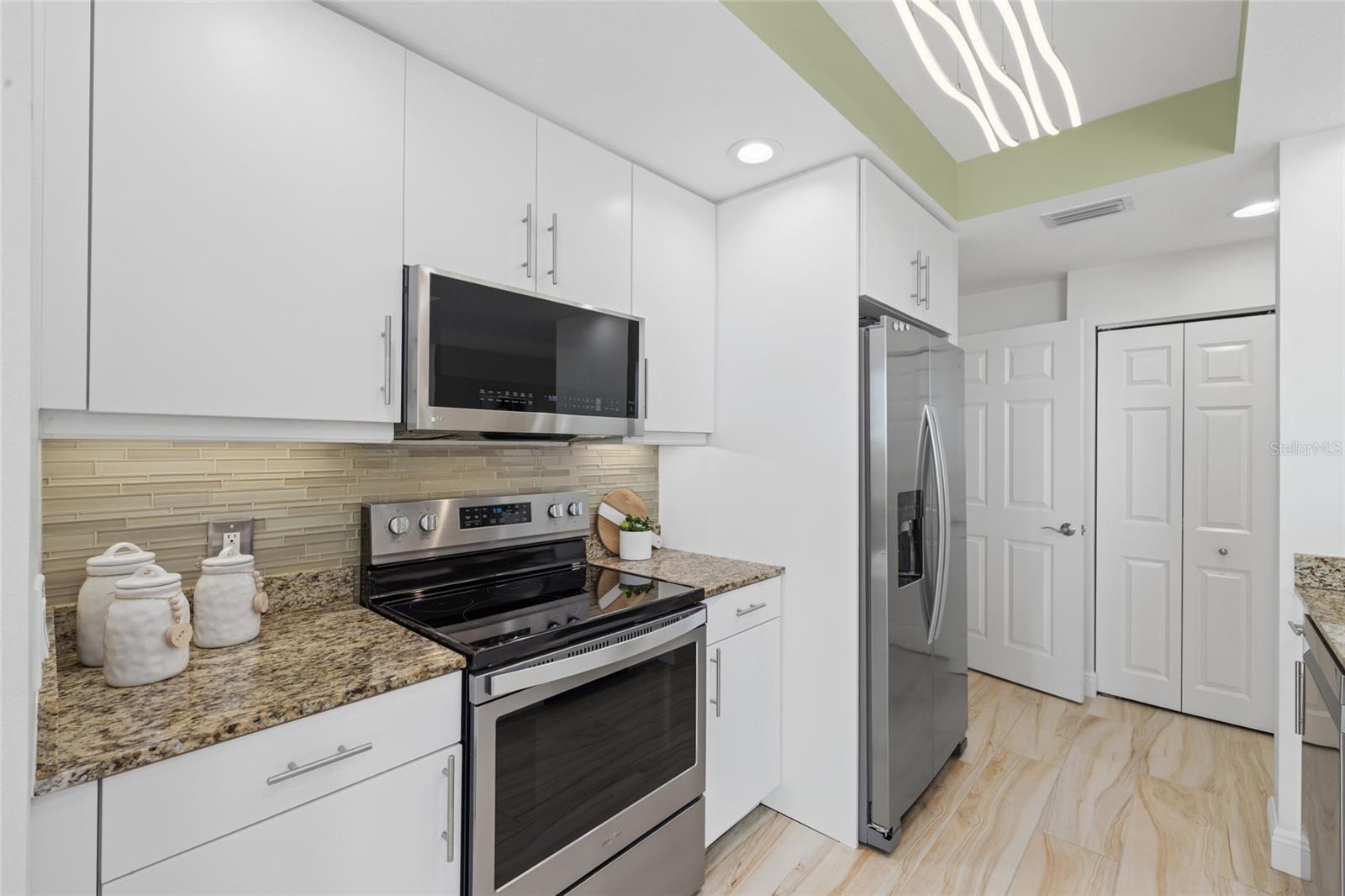 800 N Tamiami Trail 1512