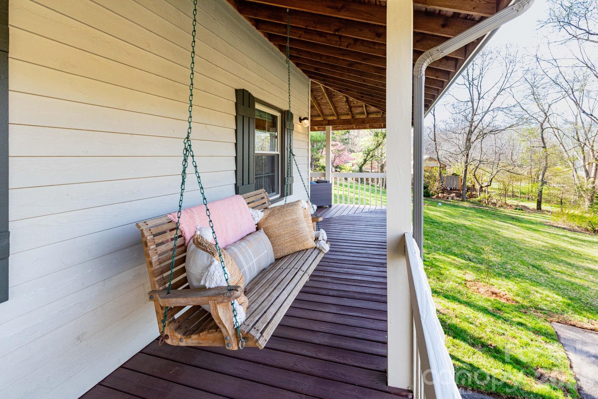 121 Churchill Downs Drive