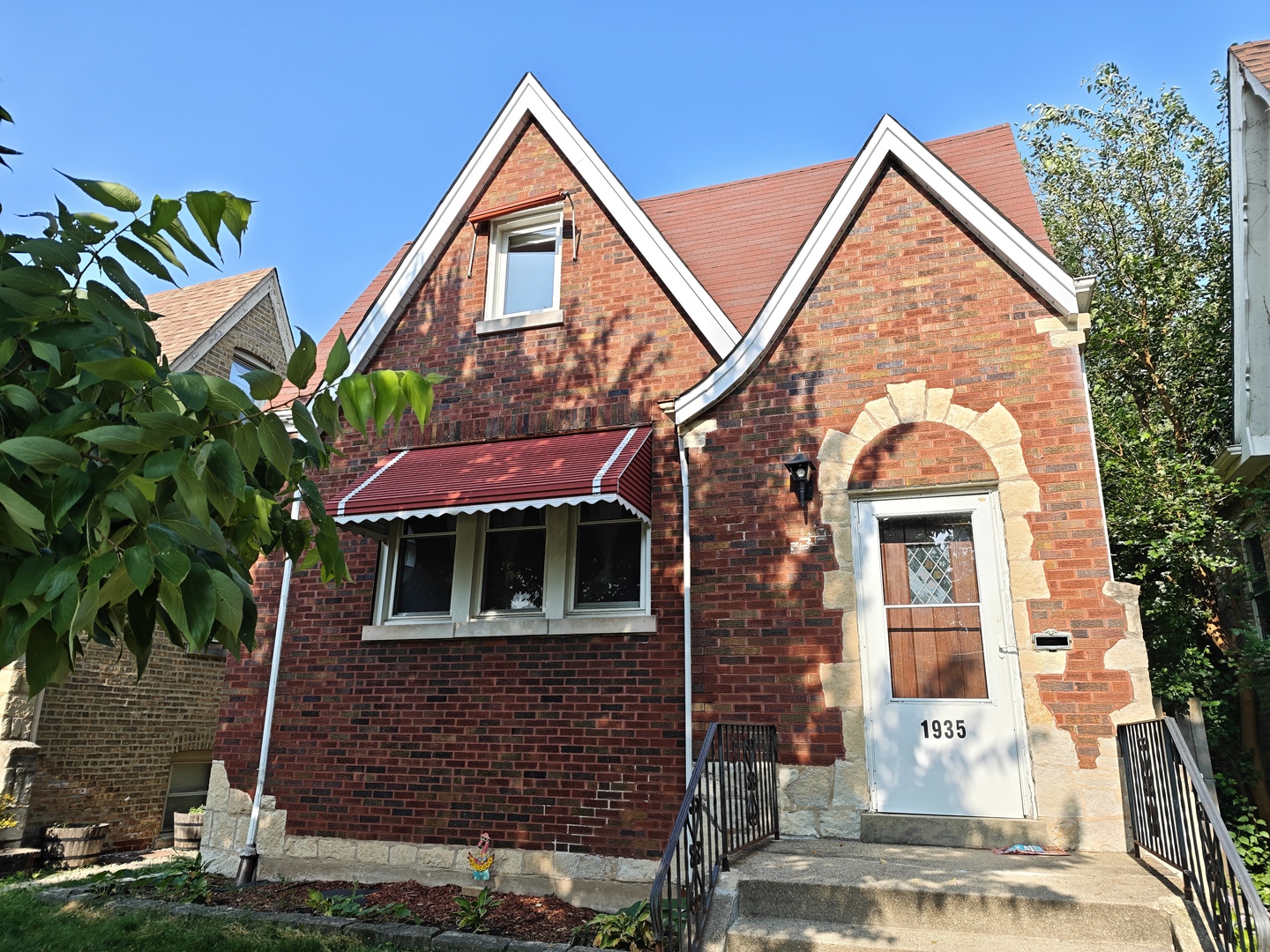 All brick building with 3 levels living space, three bedrooms and 3 full bathrooms, Two good size bedrooms on main floor, master bedroom on 3rd floor with extra living space and office area. Hardwood floors throughout the main floor. New carpet in master bedroom. New cabinets, new appliances, including new double door Fridge, washer and dryer. Newer windows, boiler and hot water tank. Prime Location: Enjoy the convenience of being within walking distance to vibrant shopping and accessible public transportation. Easy access to I-290 and I-55, effortlessly reach downtown Chicago and explore all the city has to offer.