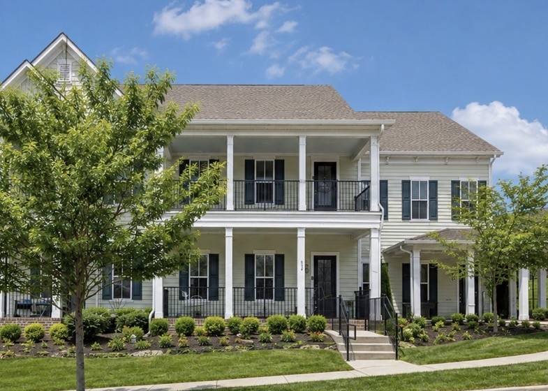 2355 Fairchild Cir 102 — sold