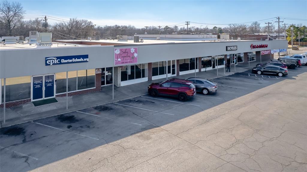 FOR LEASE ONLY! This 2,012 SF retail space features a wide-open showroom, one small office, and a restroom, providing a functional layout for a variety of retail or service users. The property benefits from strong visibility and traffic along Main Street and is supported by established anchor tenants including Firestone, Neighborhood Bicycle Shop, Rent-A-Center, and CiCi’s Pizza. Ample on-site parking and a proven commercial corridor make this an excellent leasing opportunity.