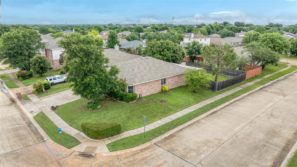 2900 Bluffs Court