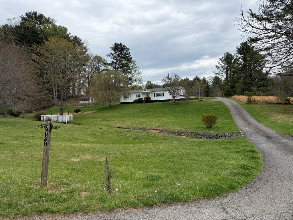 219 Blackberry Ln