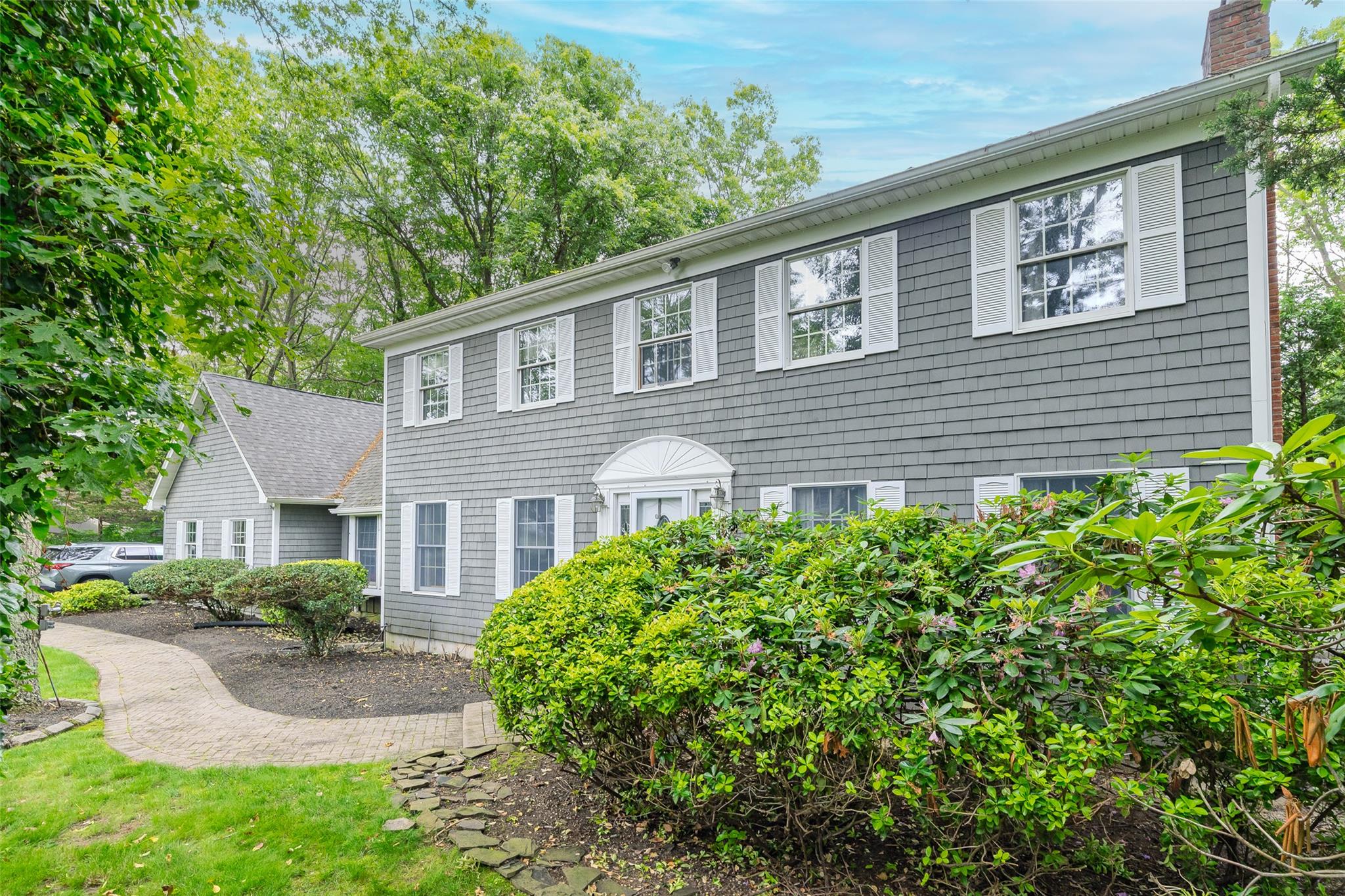 32 Niagara Street